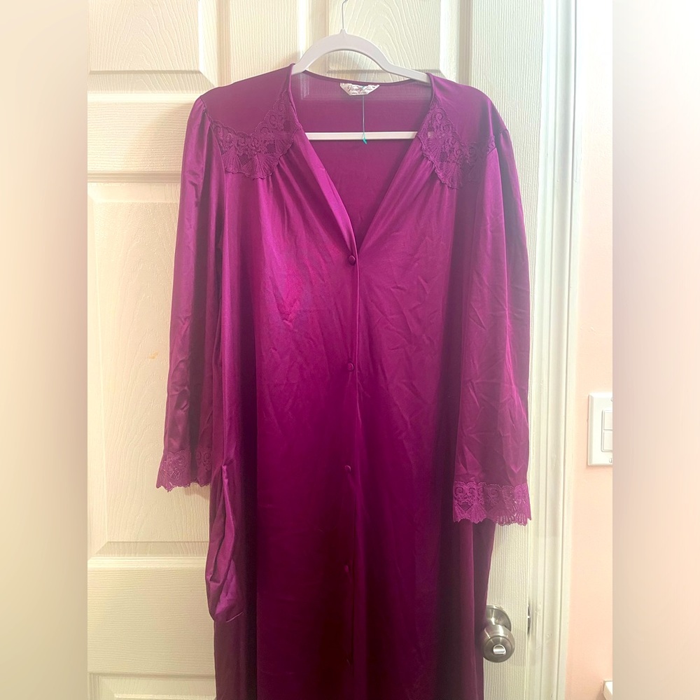 Vintage Vanity Fair Lace Robe